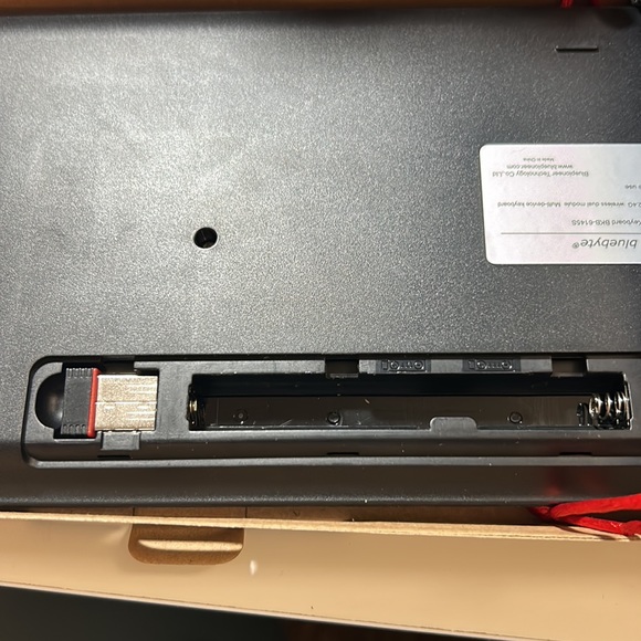 [SOLD!] Bluebyte Bluetooth Wireless Keyboard - Picture 5 of 6